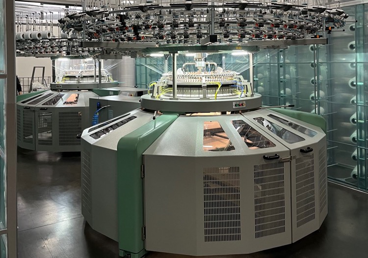 Italian firm presents first circular knitting machine